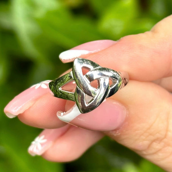 Trinity Knot Ring