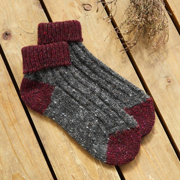 Ladies Donegal Yarn Berry/Charcoal Ankle Socks