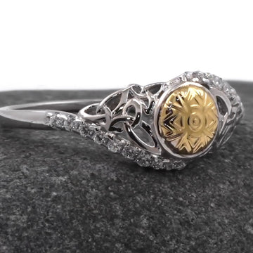 Solstice Twisted Trinity Ring with 18K Gold Bead