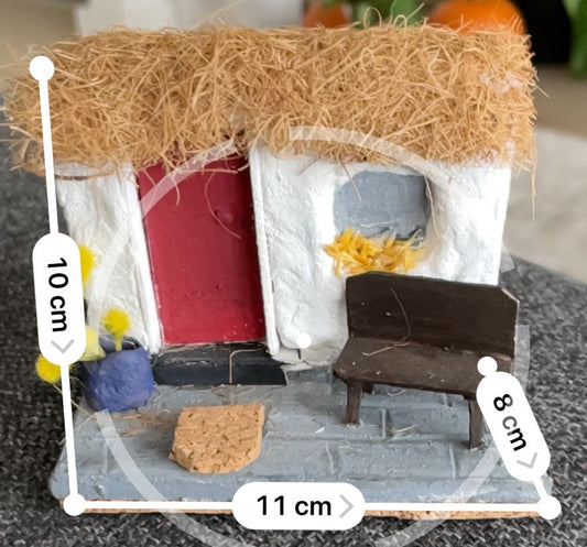 Miniature Irish Thatched Cottage front - Variant B