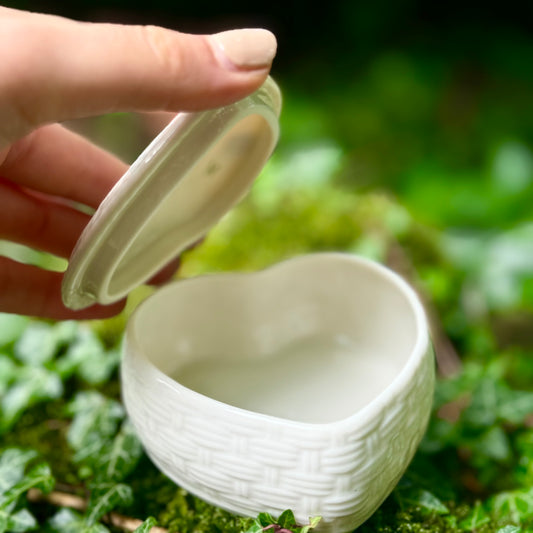 Belleek Kylemore Trinket Box