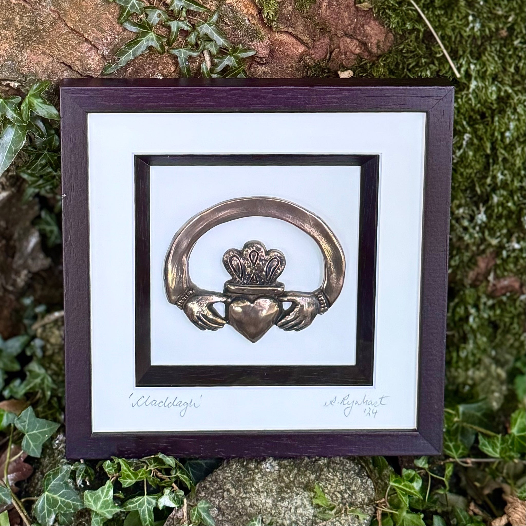 Rynhart Framed Bronze Claddagh