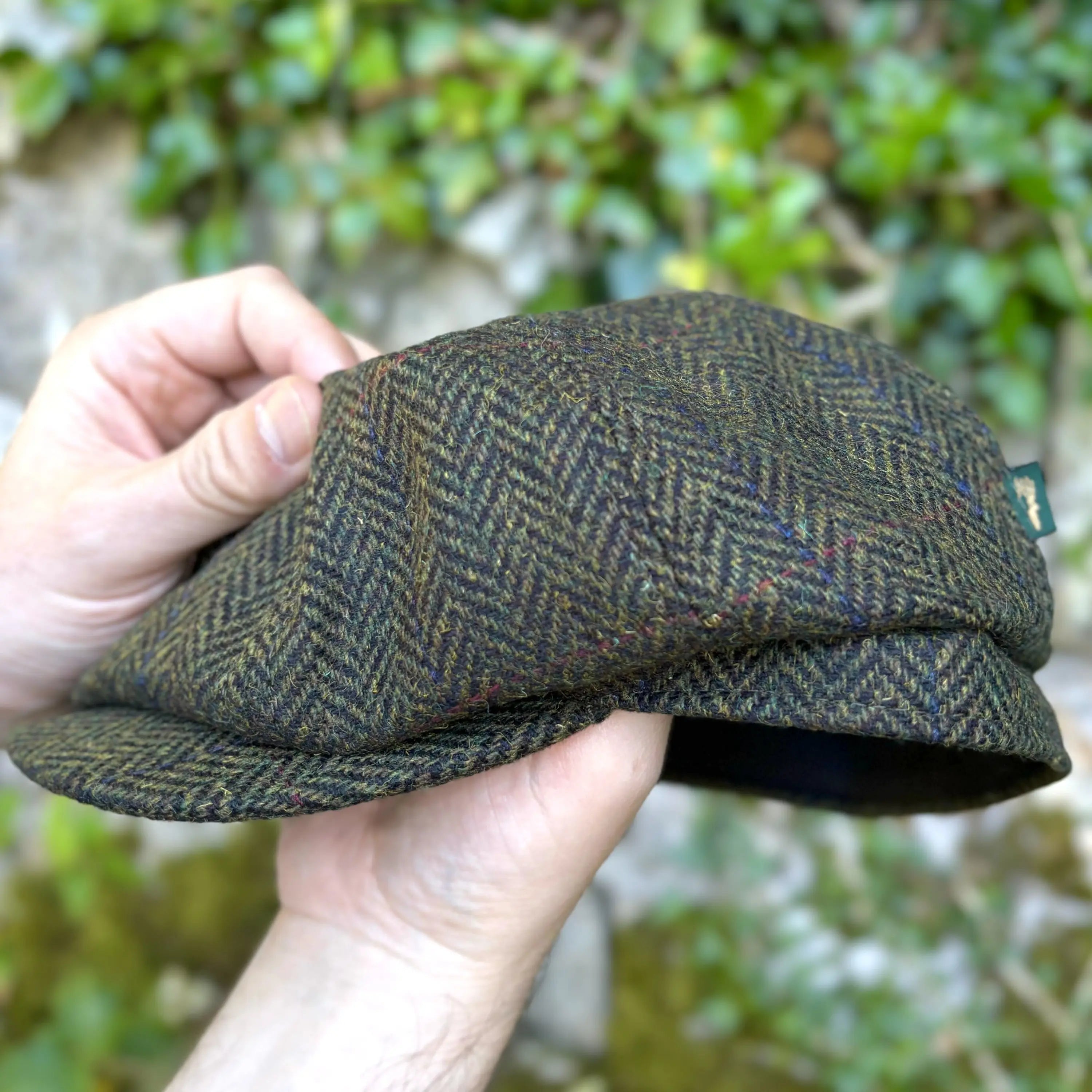 Driving Cap in Herringbone Green