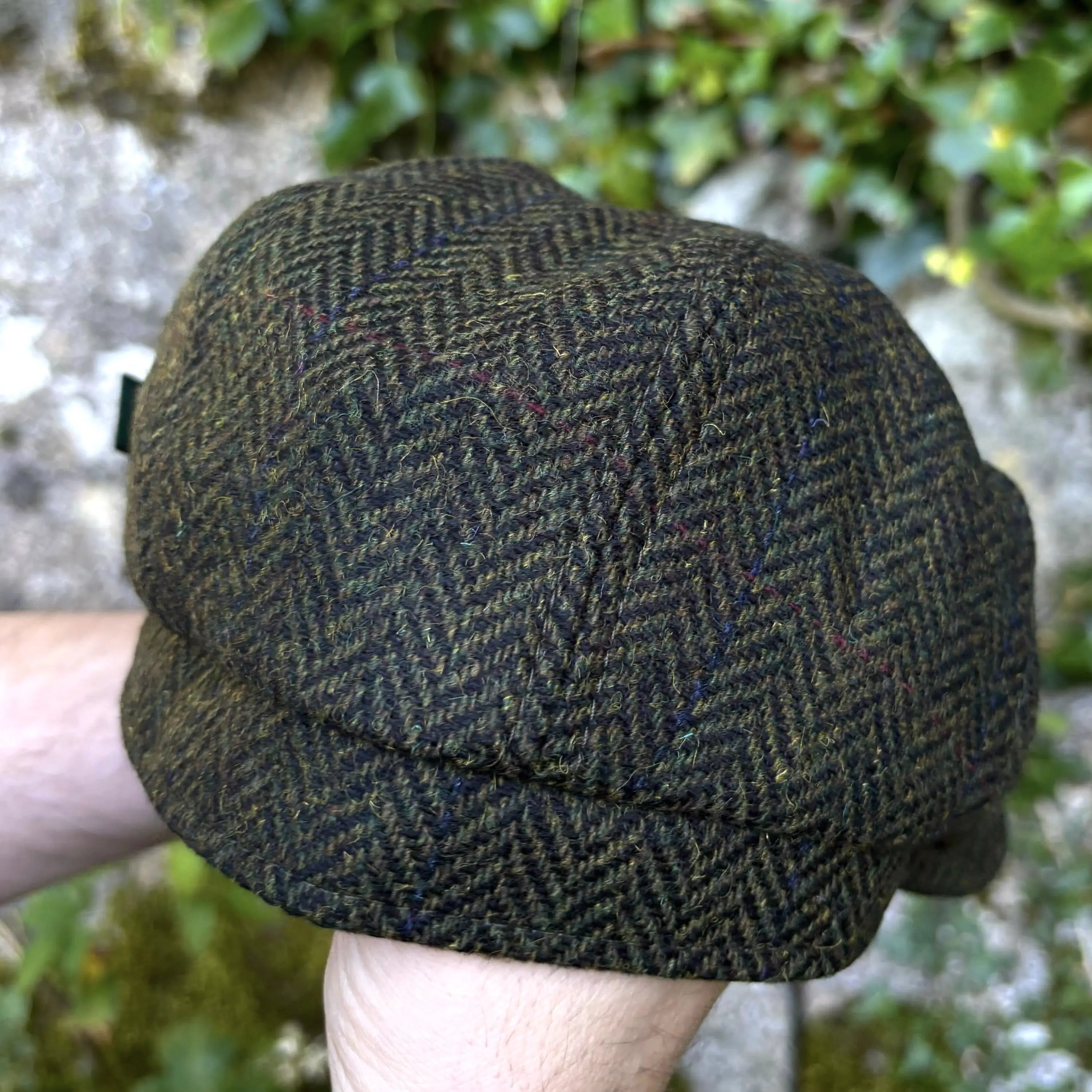 Driving Cap in Herringbone Green