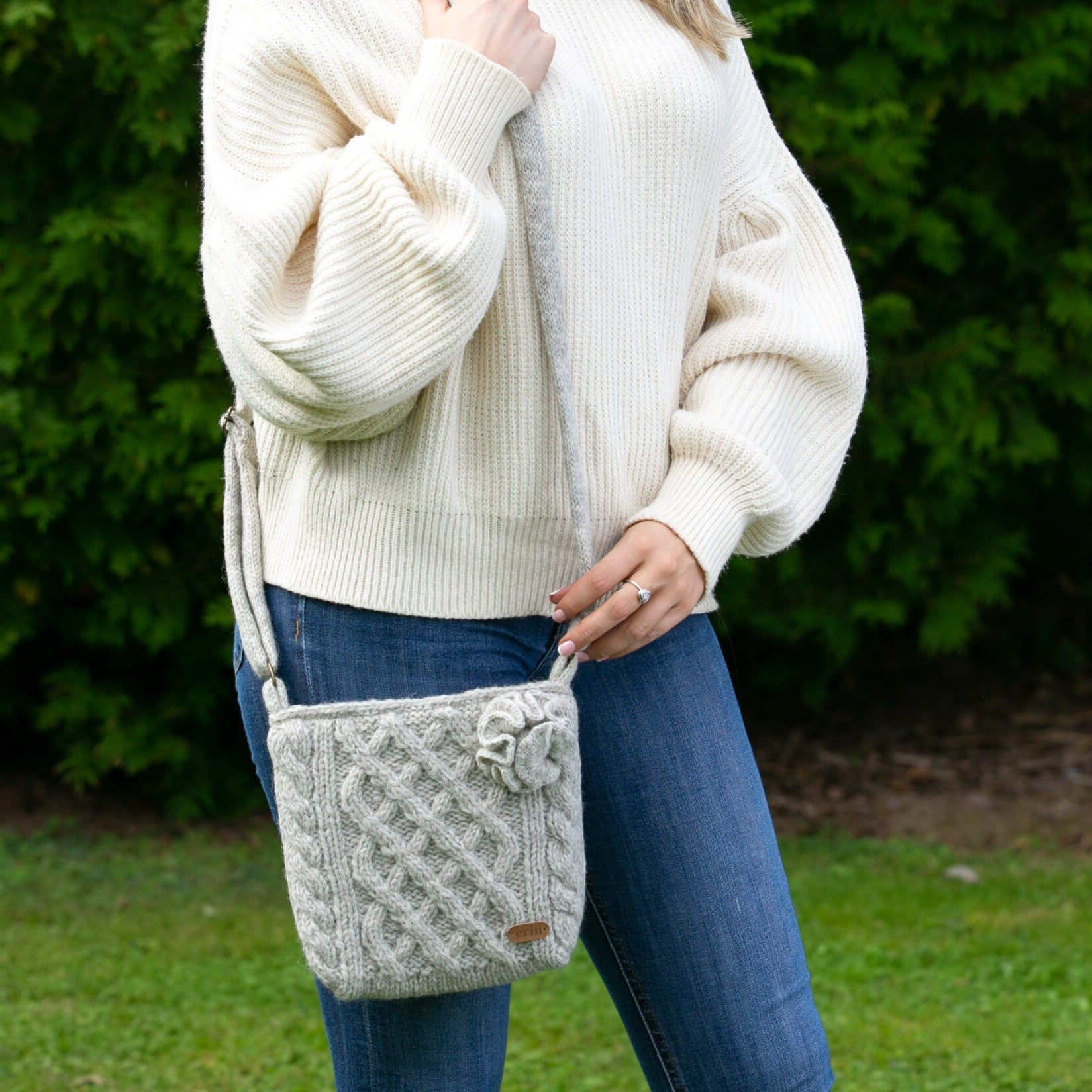 Aran Trellis Pattern Sling bag Oatmeal