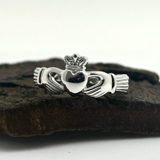 Wavy Sterling Silver Claddagh Ring