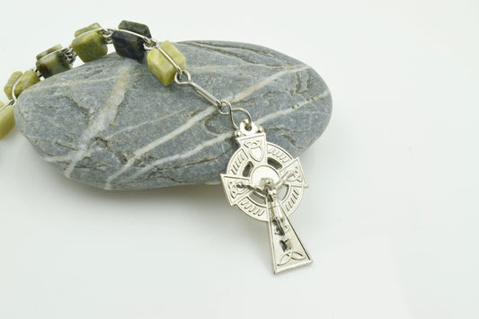 Irish Rosary Keychain in Connemara marble - An Paidrin Beag