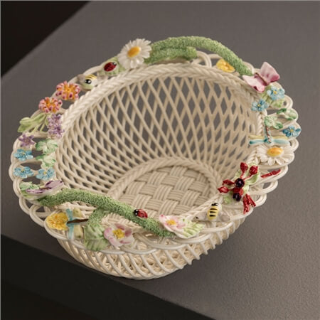 Belleek Queen's Royal Gift Basket
