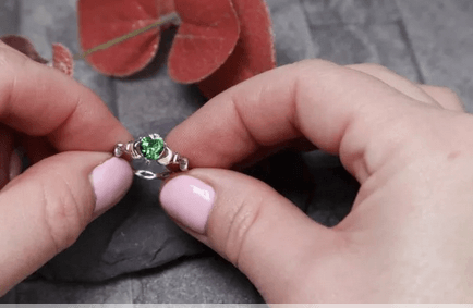 Emerald Claddagh Ring With Celtic Knotwork Band