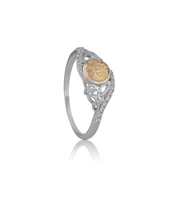 Solstice Twisted Trinity Ring with 18K Gold Bead