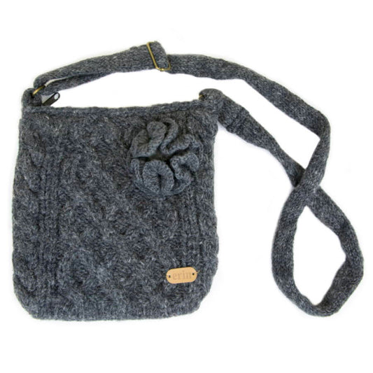 Bag With Charcoal Aran Trellis Pattern