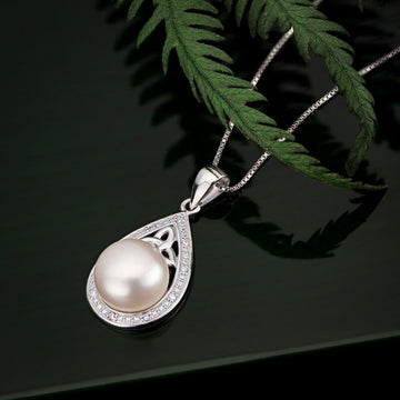 Pearl Teardrop Pendant Necklace