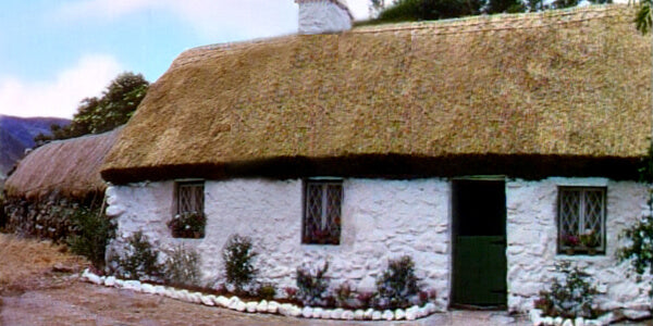 Belleek Classic Quiet Man Cottage